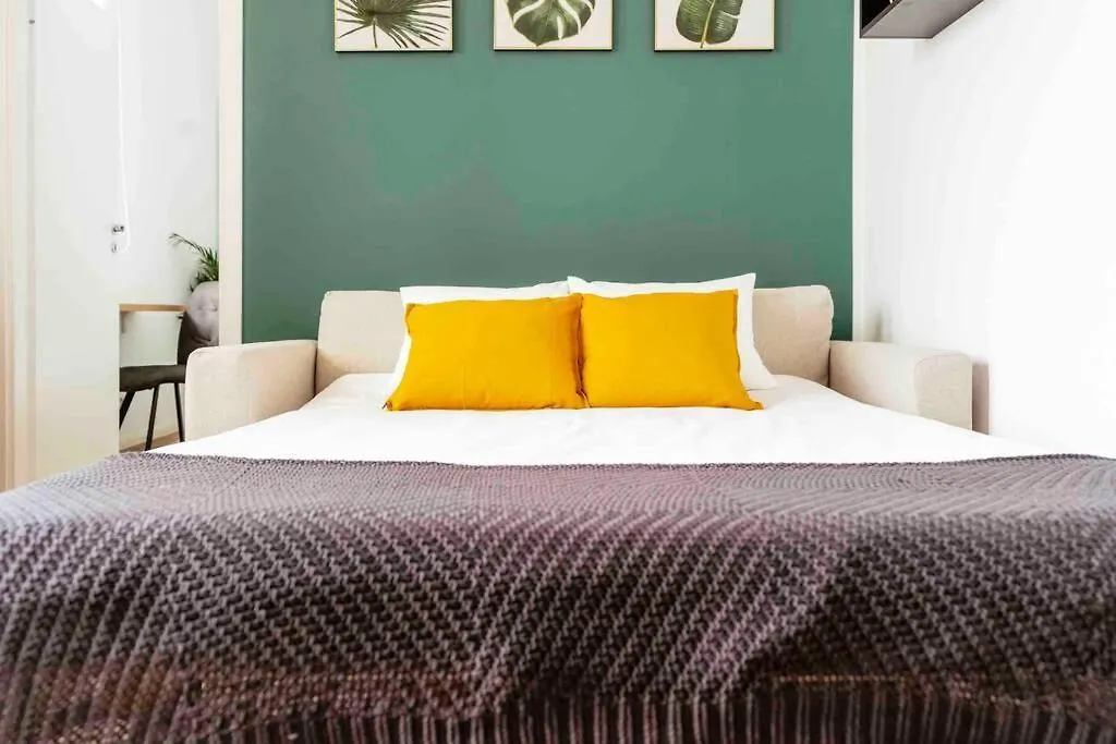 Beautiful Apartment - Top Location - Netflix+Balcony Bucareste