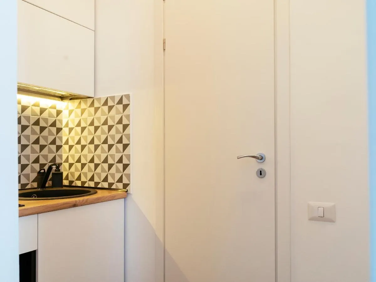 Beautiful Apartment - Top Location - Netflix+Balcony Bucareste
