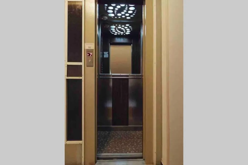 Beautiful Apartment - Top Location - Netflix+Balcony Bucharest Romania