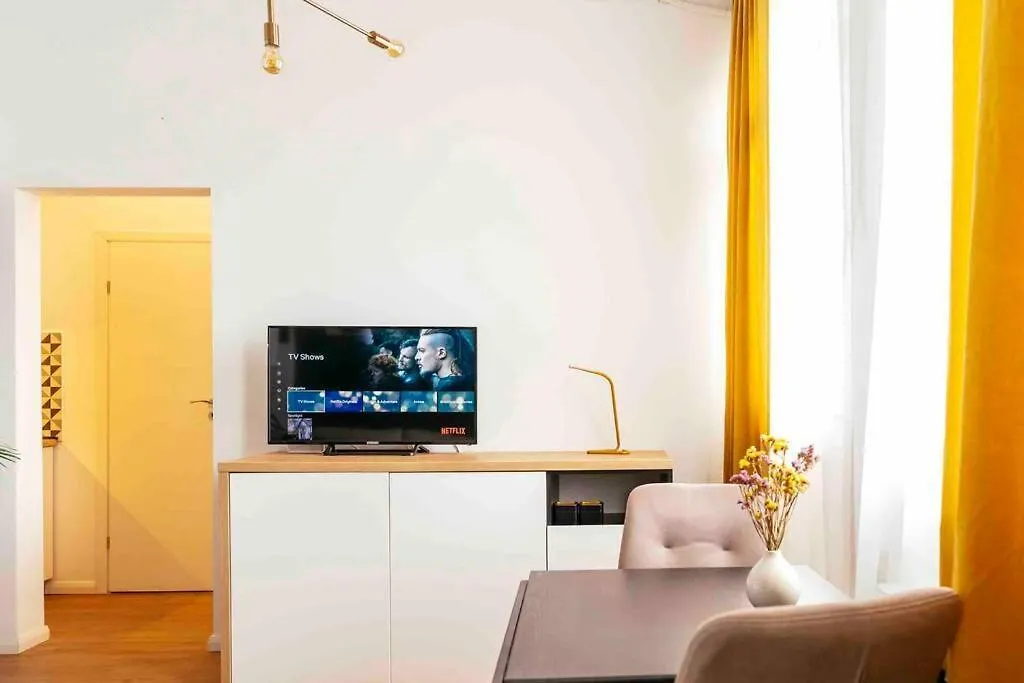 Beautiful Apartment - Top Location - Netflix+Balcony Bucharest